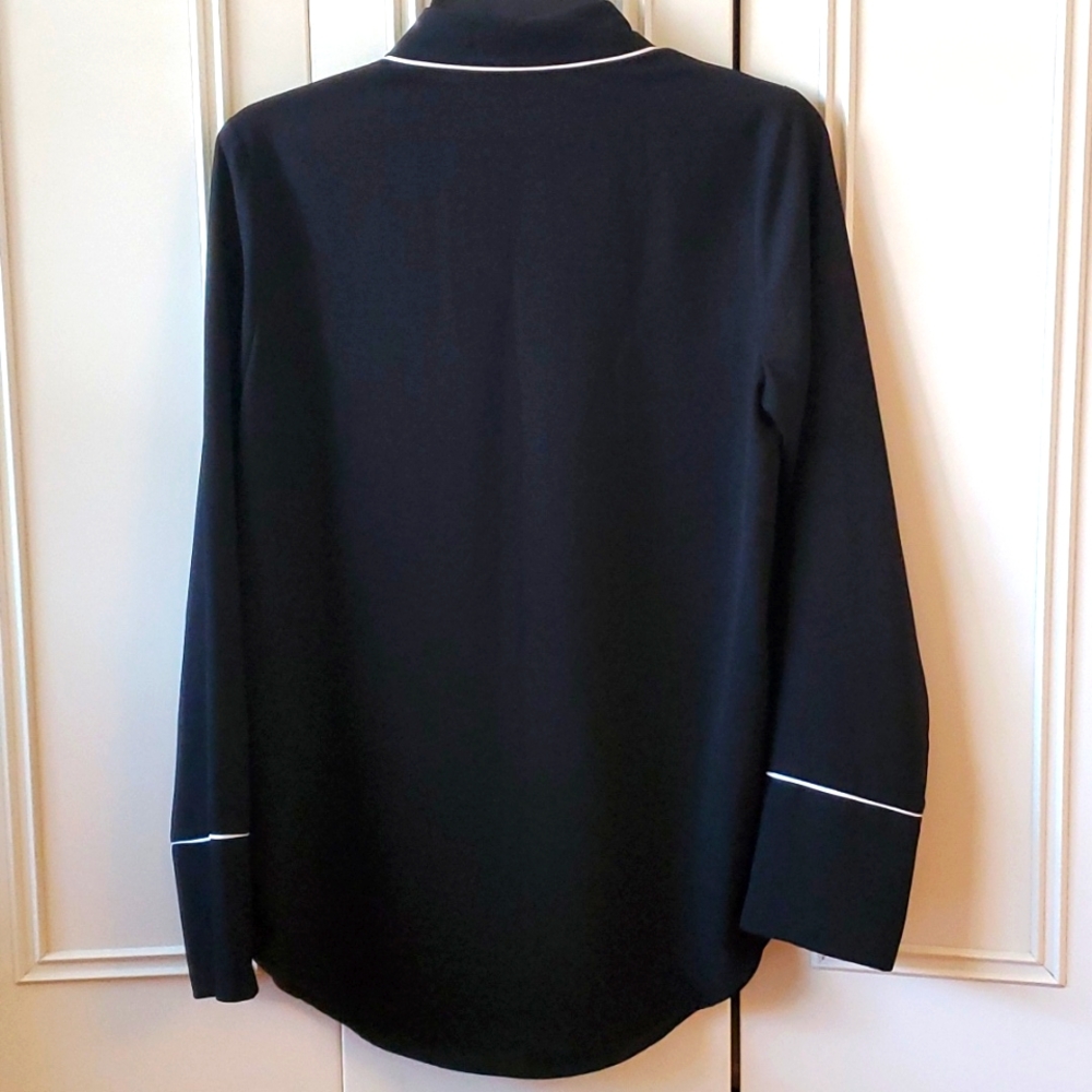 Black and White Blouse - Picture 2 of 2